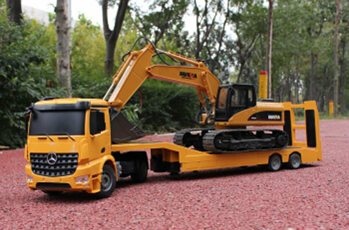 Rc Truck With Trailer To Tow All Of The Construction Toys Ramps Are Operated From The Remote. Has 2.4 Ghz Remote And Rechargeable Batteries - 6